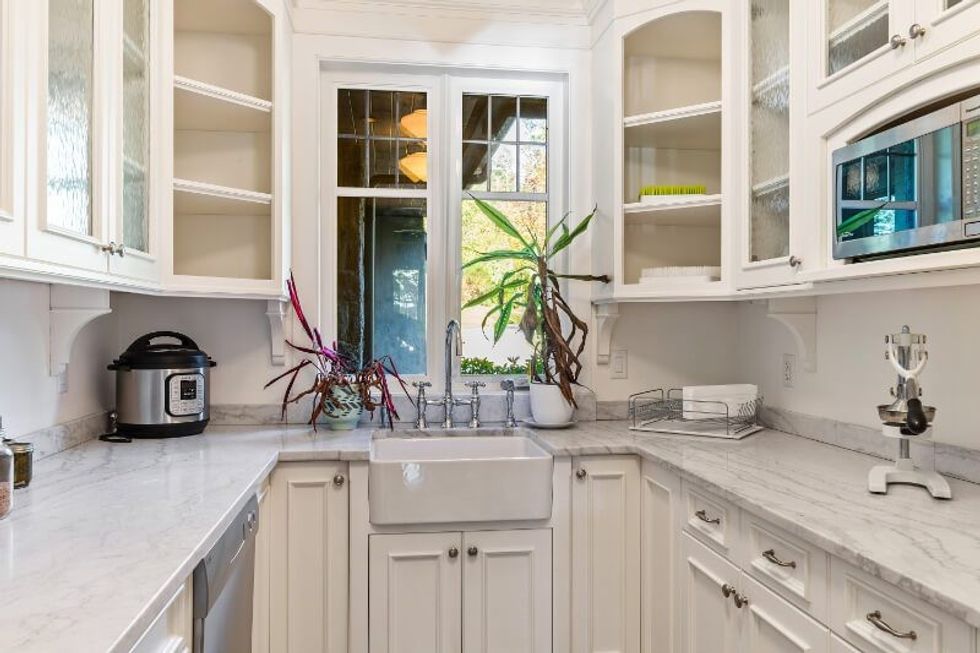 9310 ardmore drive north sannich 14