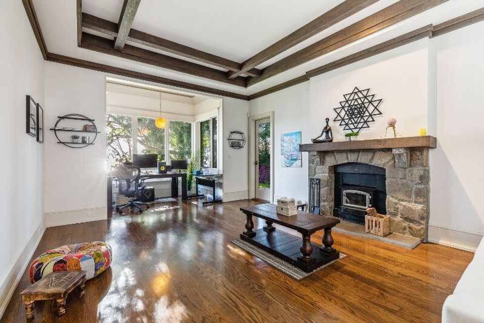 9310 ardmore drive north sannich 16