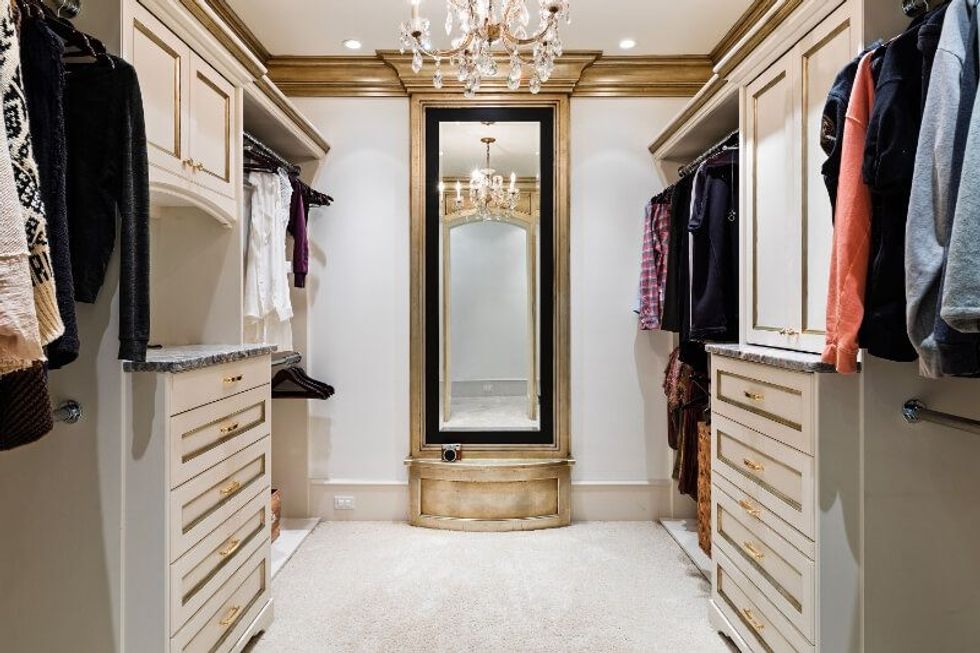 9310 ardmore drive north sannich 24