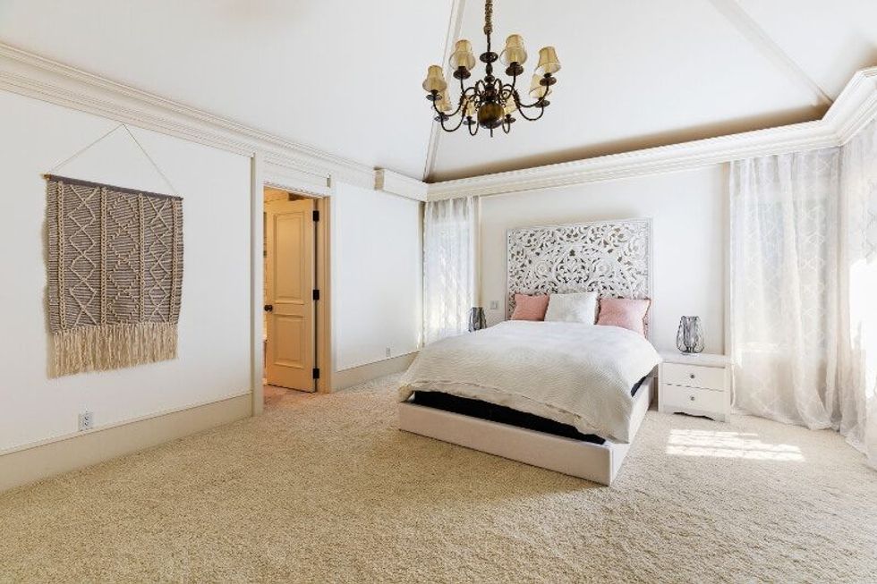 9310 ardmore drive north sannich 26