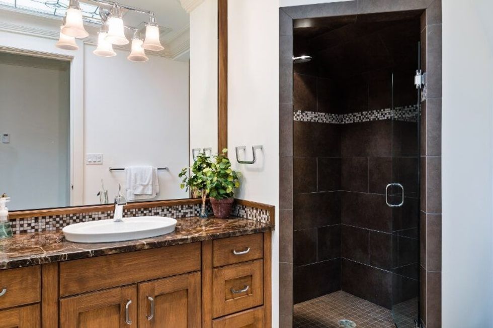 9310 ardmore drive north sannich 29