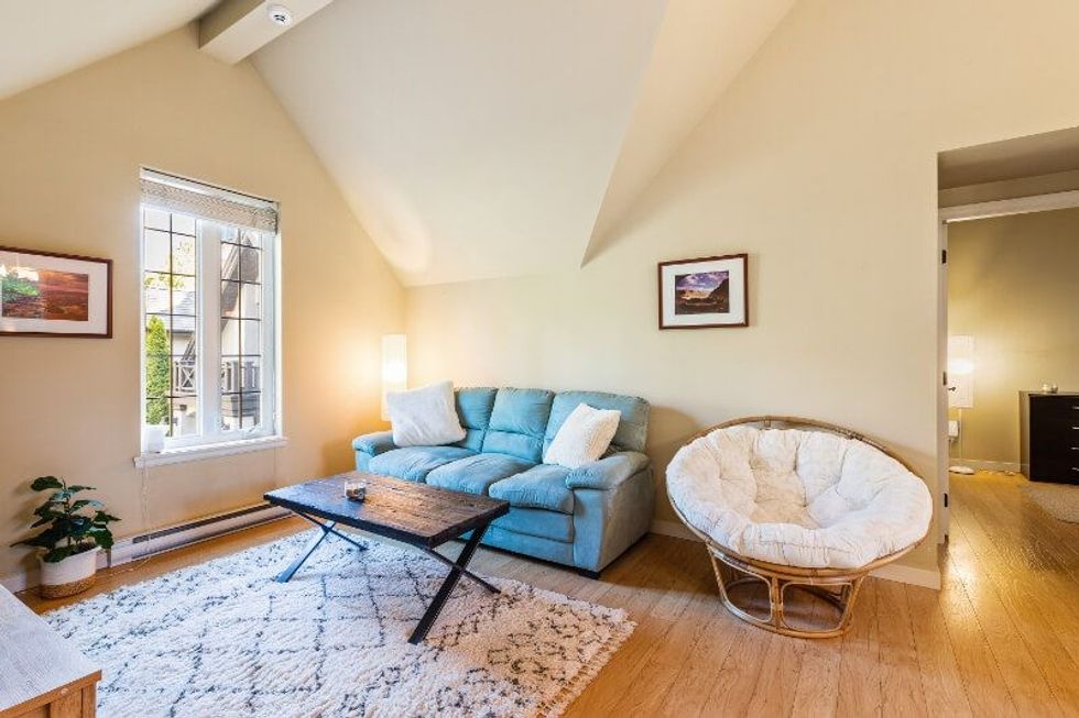 9310 ardmore drive north sannich 32