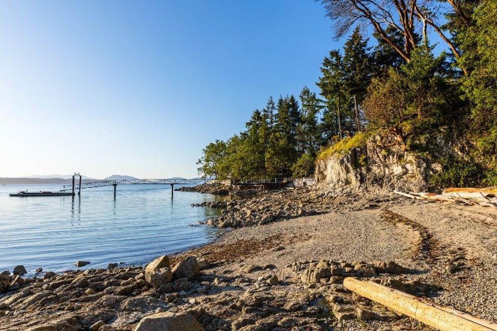 9310 ardmore drive north sannich 38