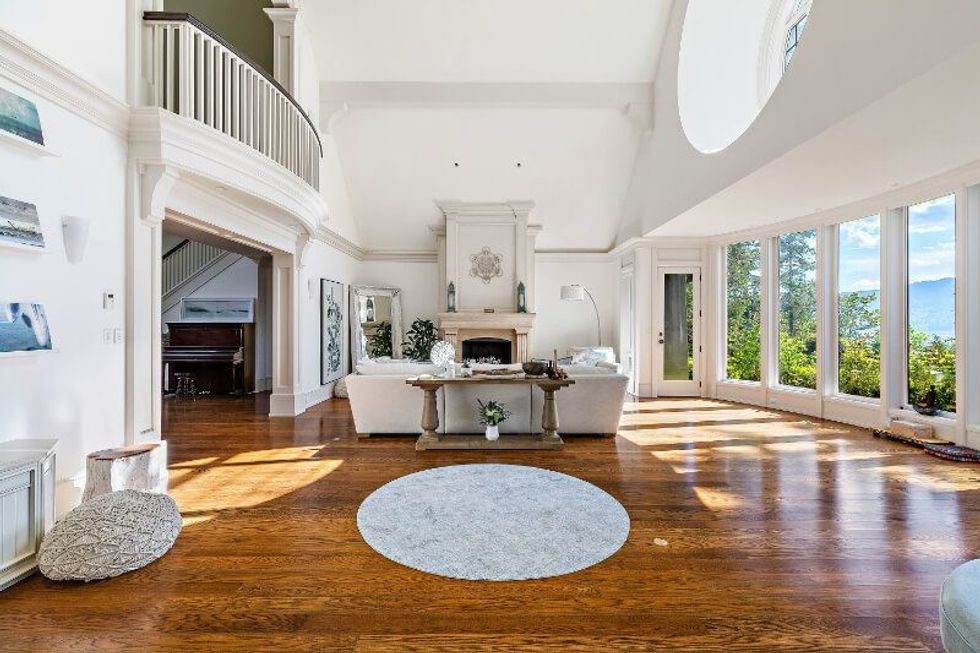 9310 ardmore drive north sannich 9