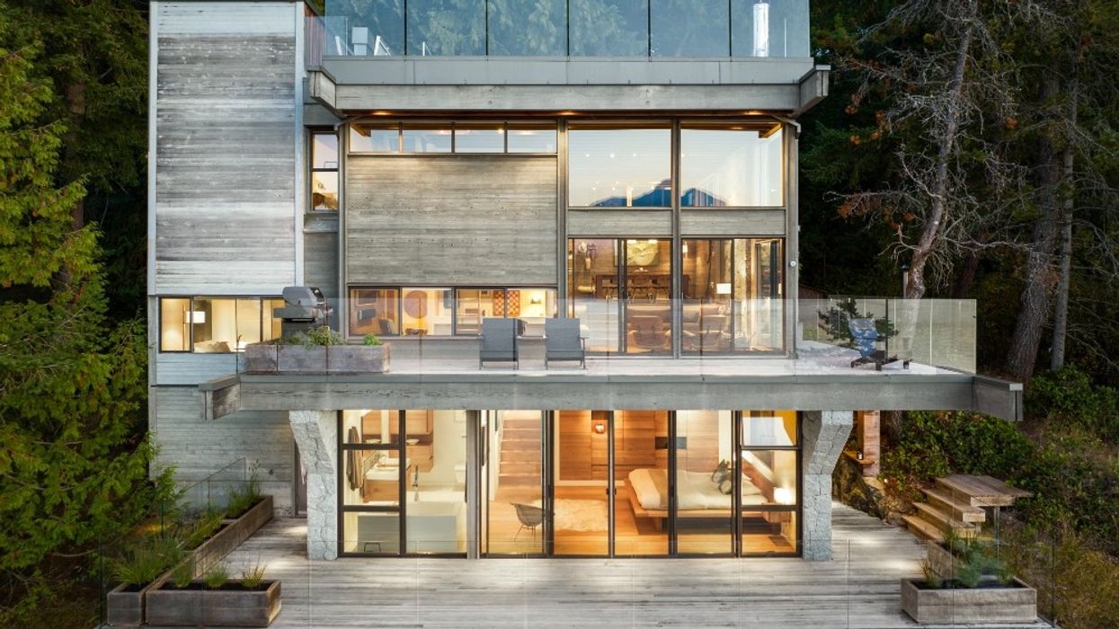 986 Windjammer Road, Bowen Island - Richard Henriquez