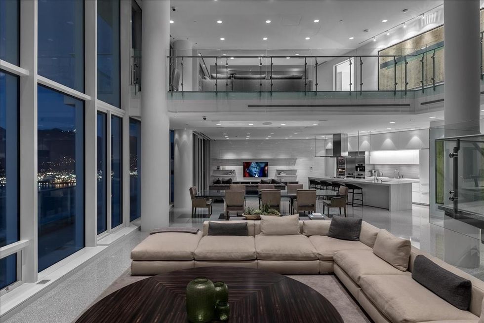 Artgallerypic 1240 8272 1200x802 1