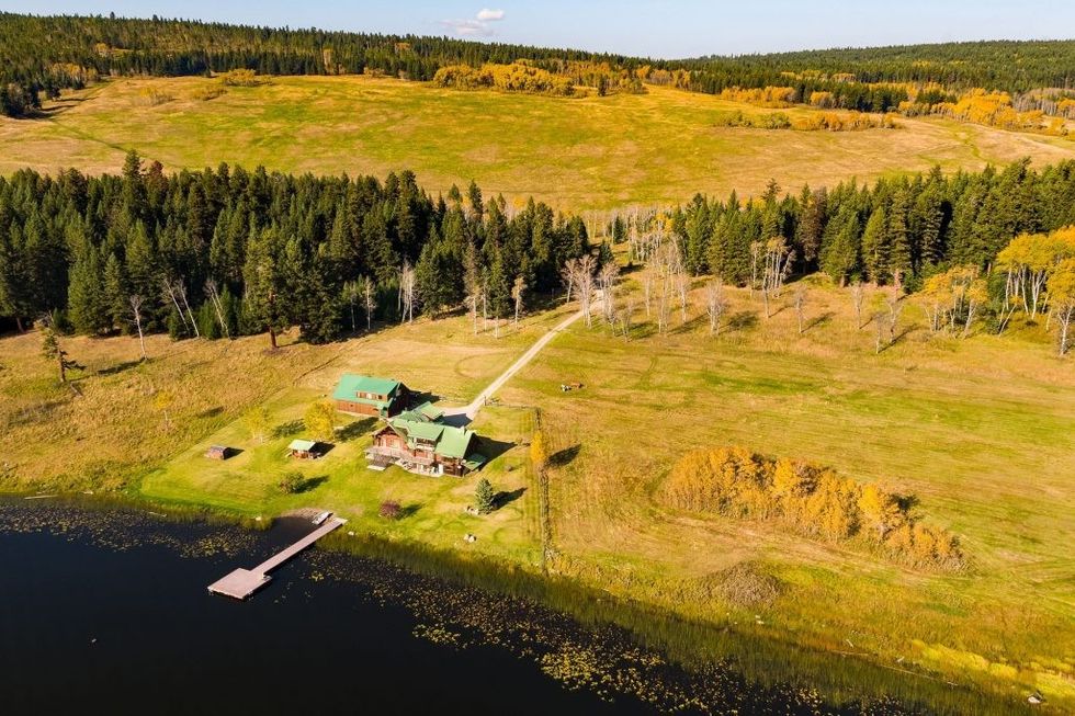 Autumn drone 4 hearts 0261 2200px 1024x682