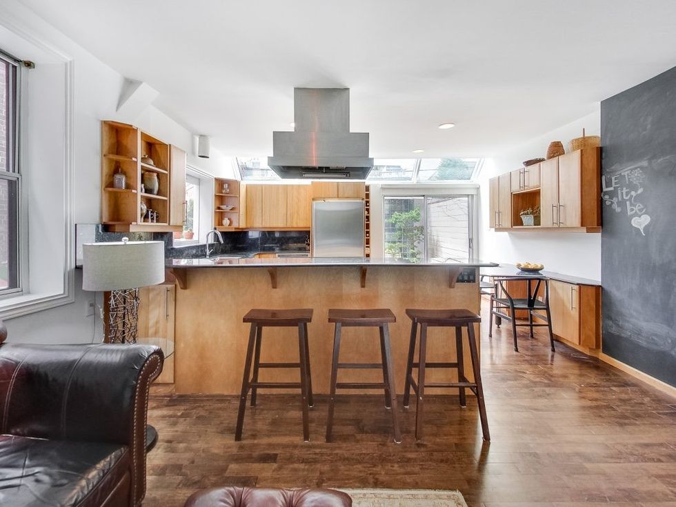 Av 0033 e1556913896178