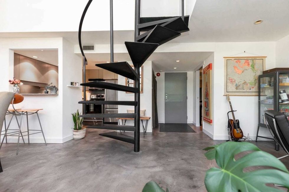 C4856661 12 1024x683