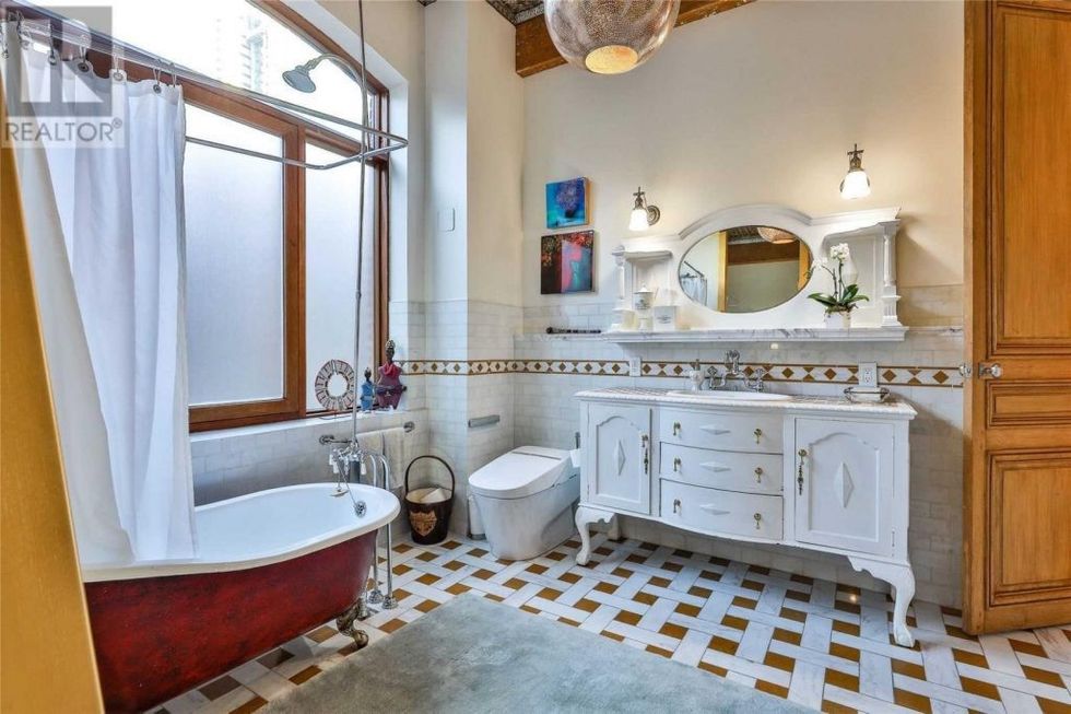 C5485939 23 1024x682