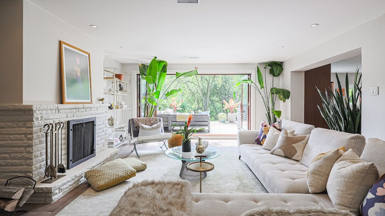 Don't Miss This Sun-Soaked And Swoon-Worthy Humber Bay Modern