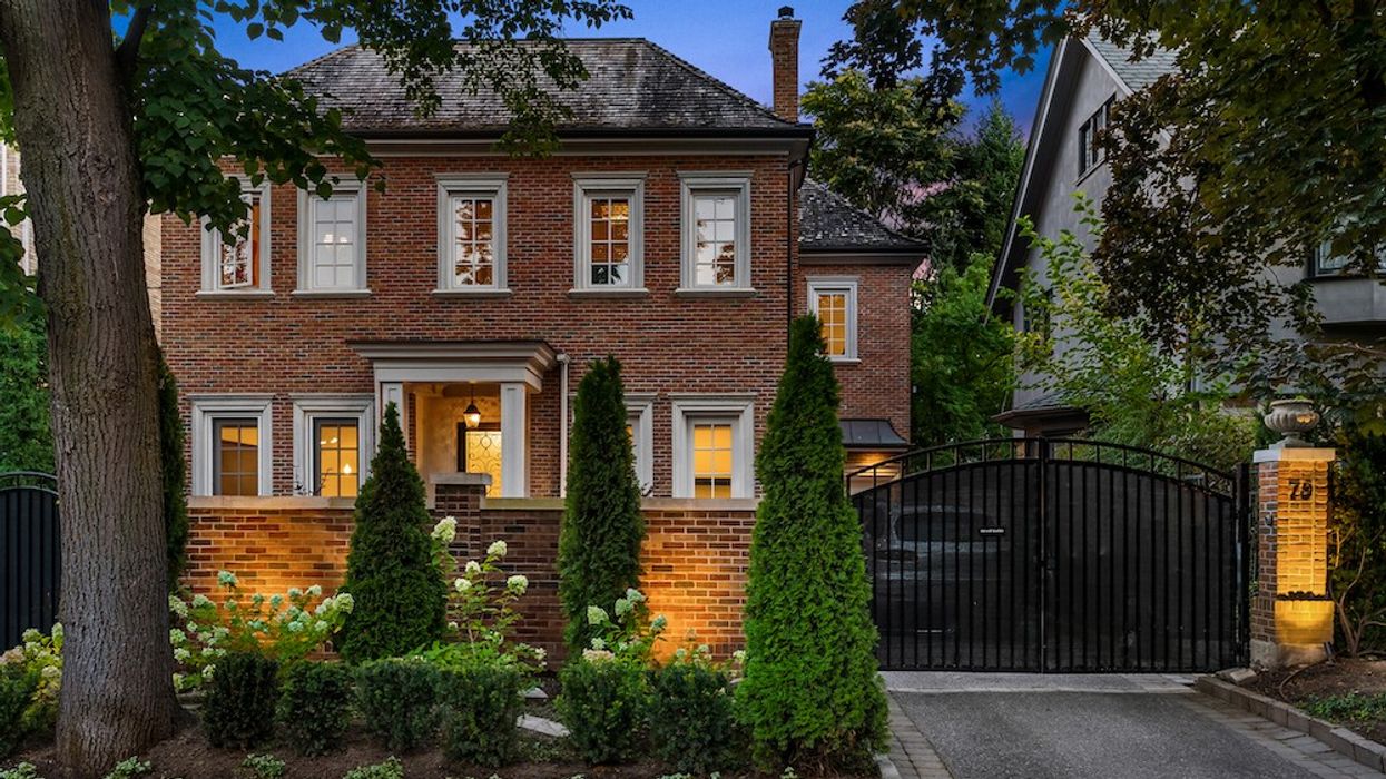 Georgian-Style Estate Serves Luxurious Privacy In Rosedale