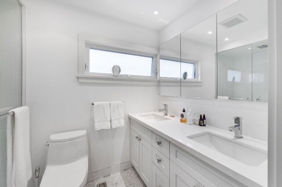 Clarendon bath 1 min