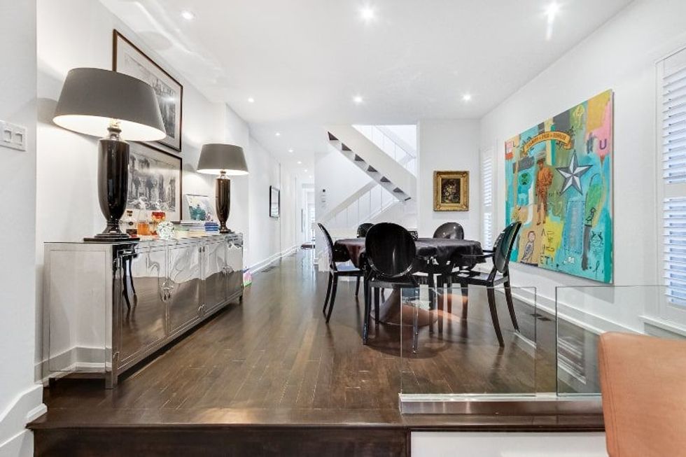 Clarendon dining 2 min