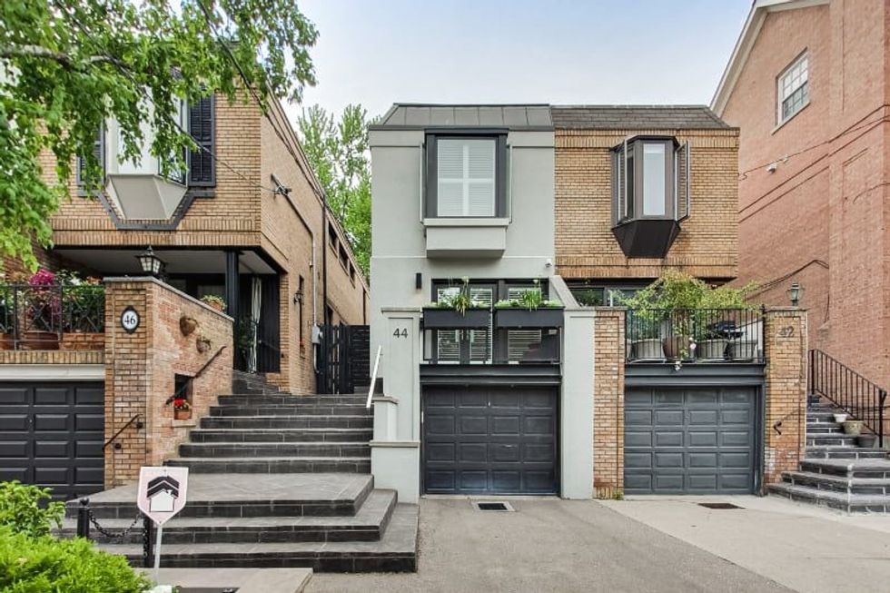 Clarendon exterior min