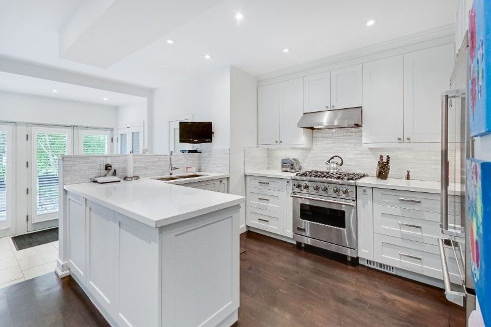 Clarendon kitchen 2 min