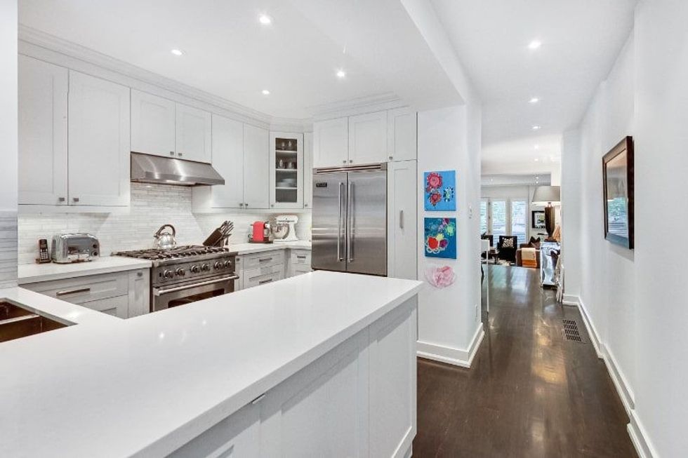 Clarendon kitchen min