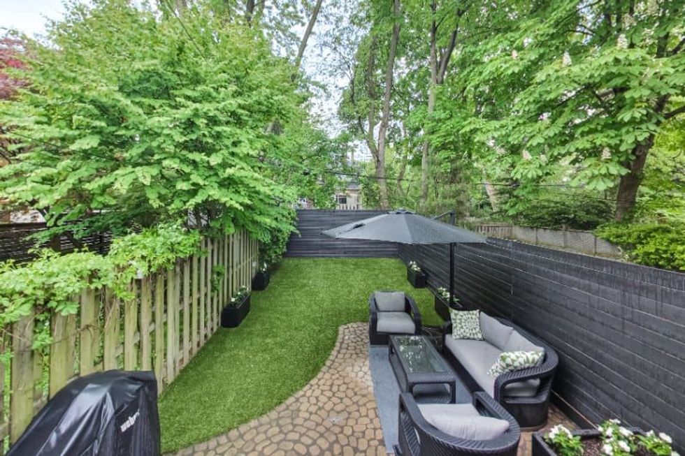 Clarendon outdoor min