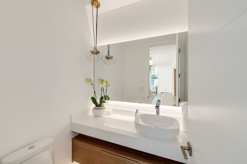 Cordova bay bathroom