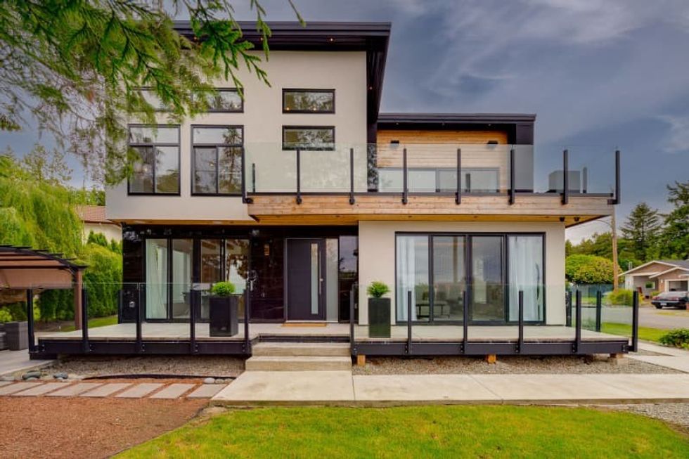 Cordova bay exterior 1