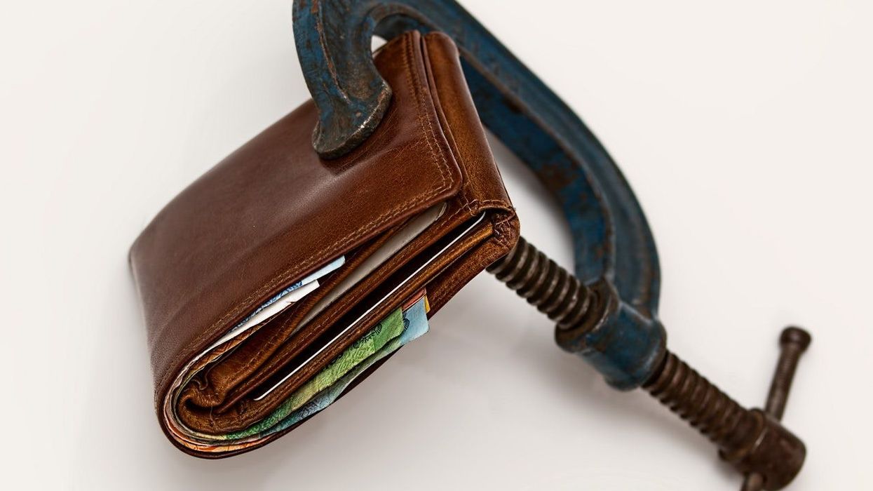 Credit squeeze 522549 1280