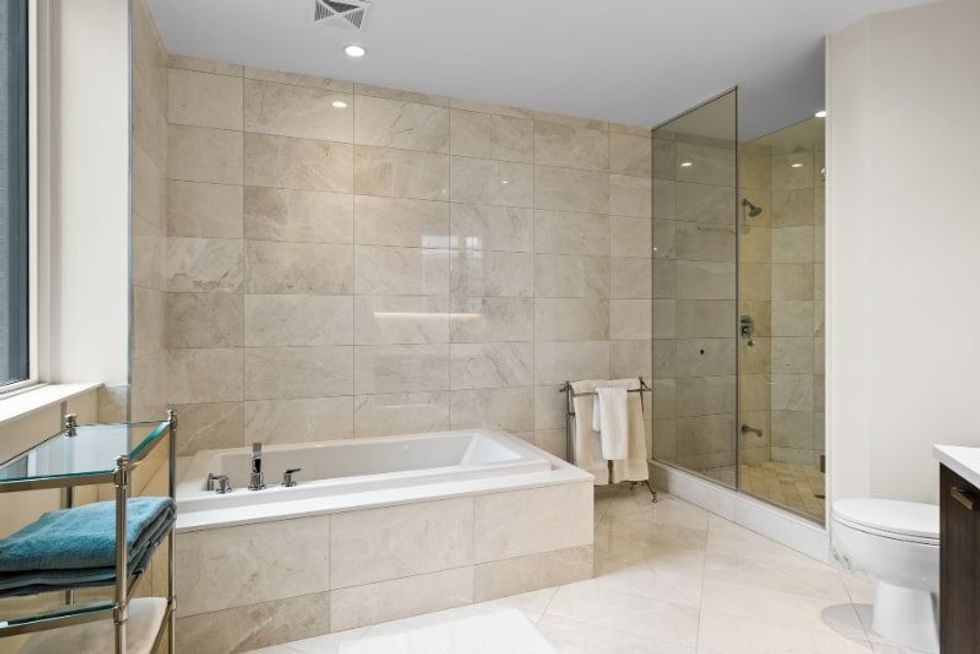 Edgewater bath 2 1