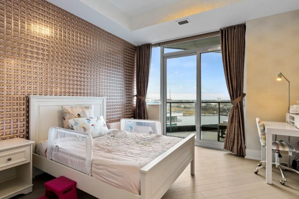 Edgewater bed 2 1