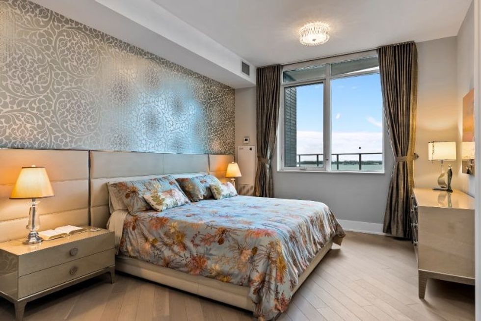 Edgewater bedroom 1