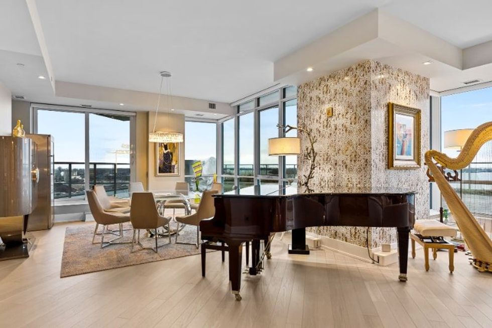 Edgewater dining 1