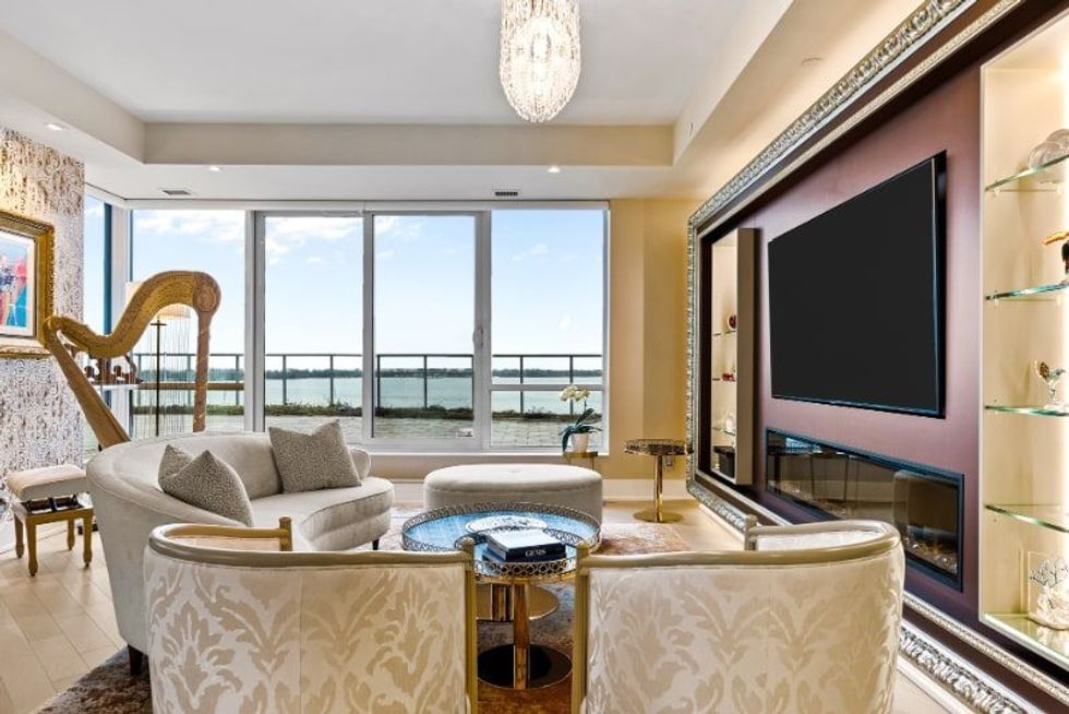 Edgewater seating 5