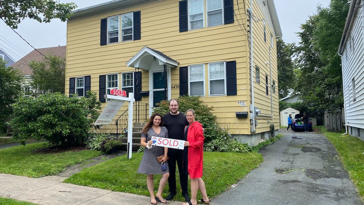 Elena Saradidis properties