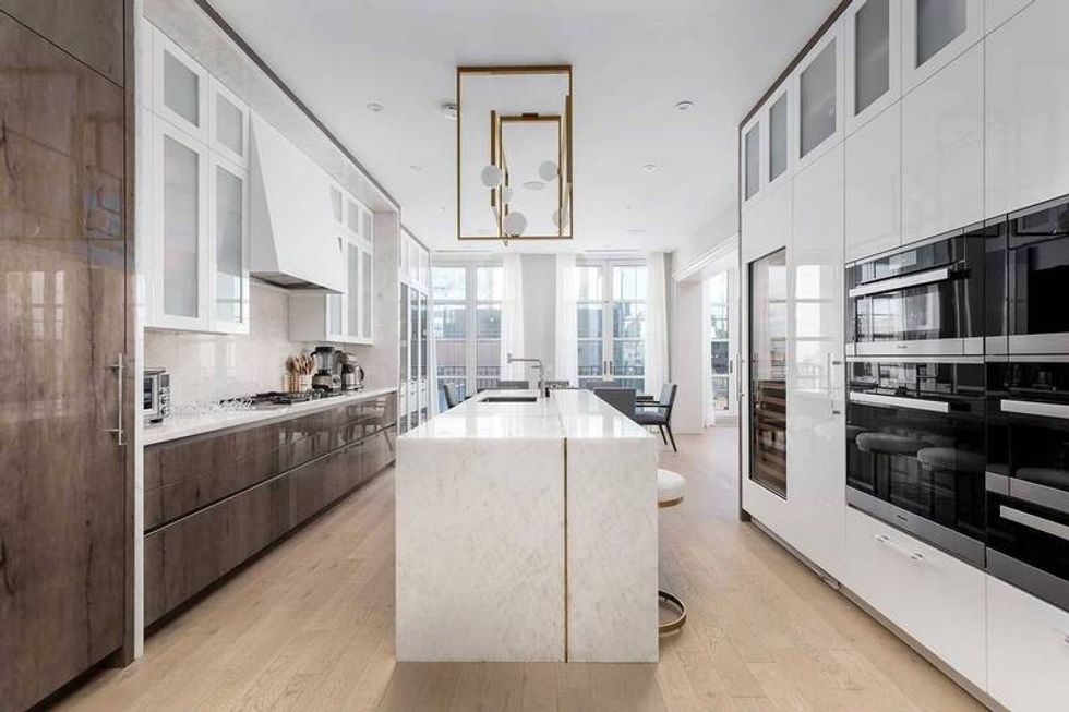 Excl2747812 210406100716793