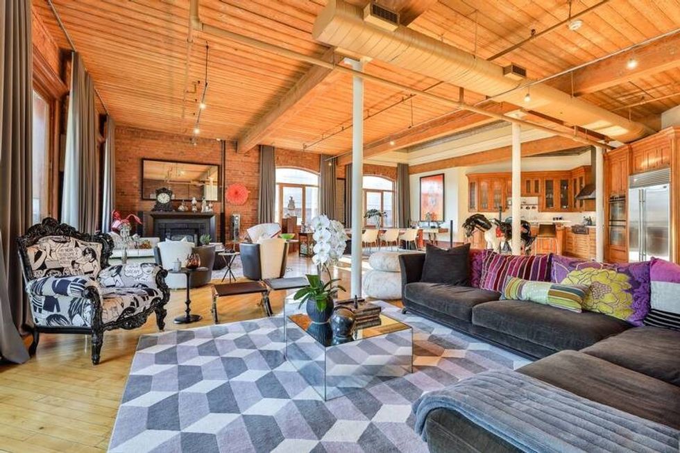 Excl2893000 210928014118778