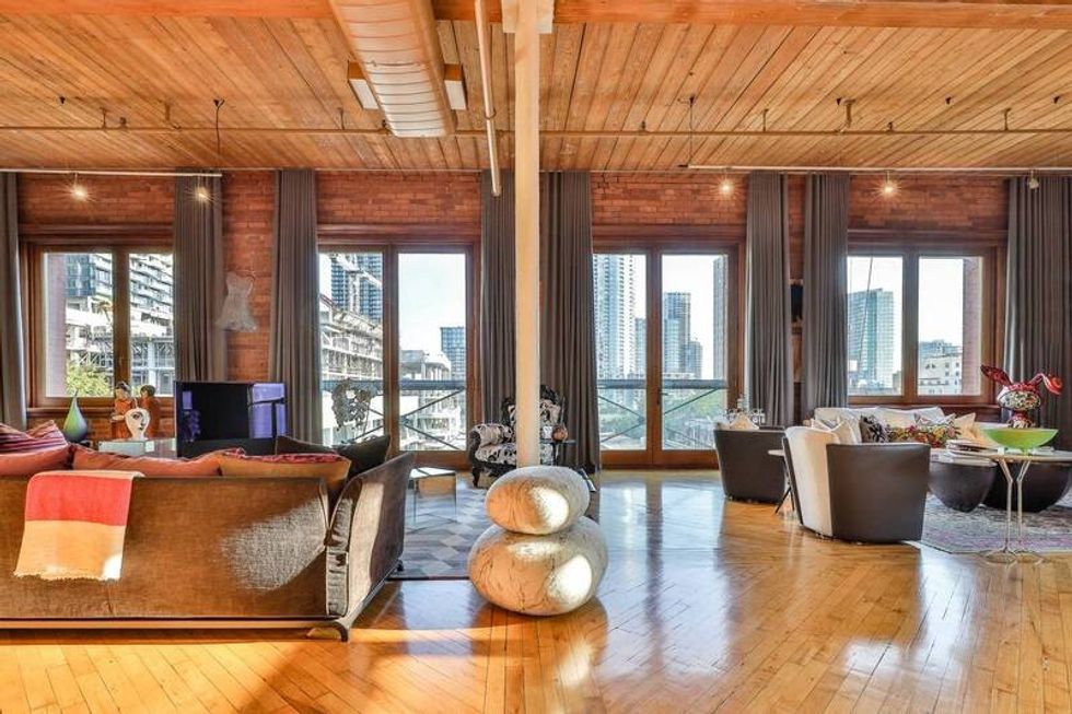 Excl2893000 210928014141701