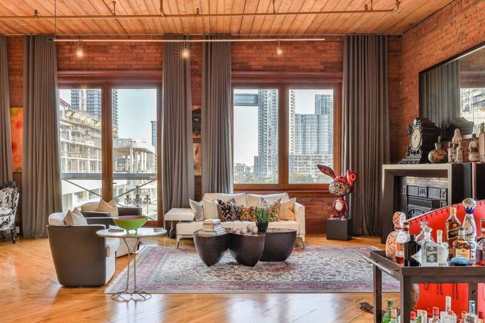 Excl2893000 210928014203421