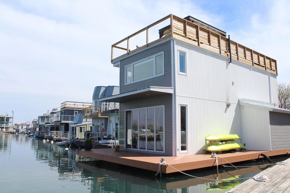 floating home