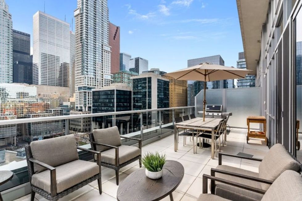 Front st balcony 4 min