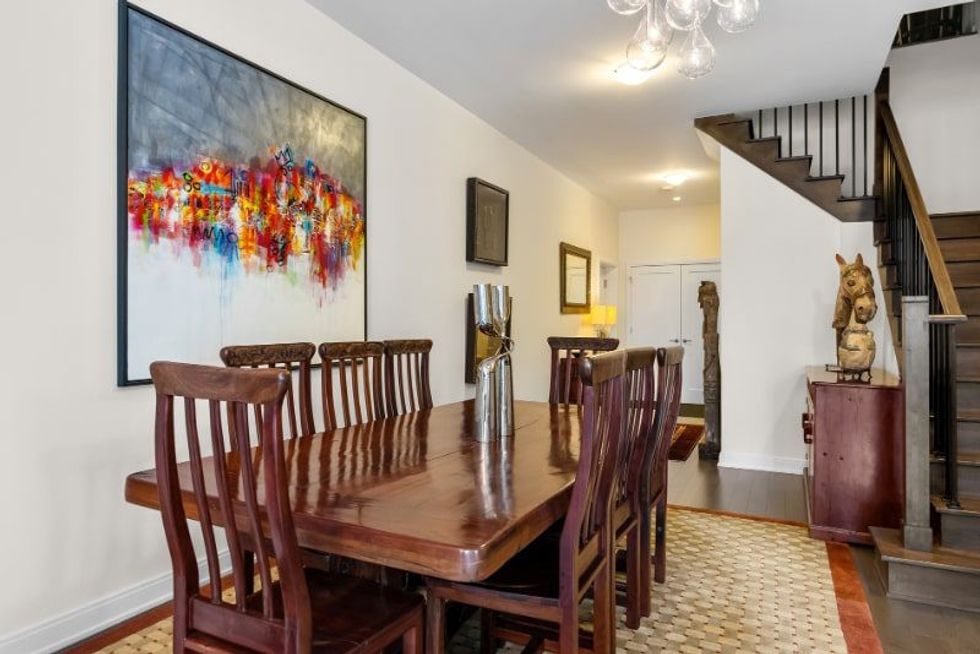 Front st dining 2 min