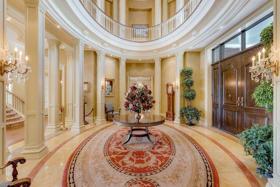 Grand foyer