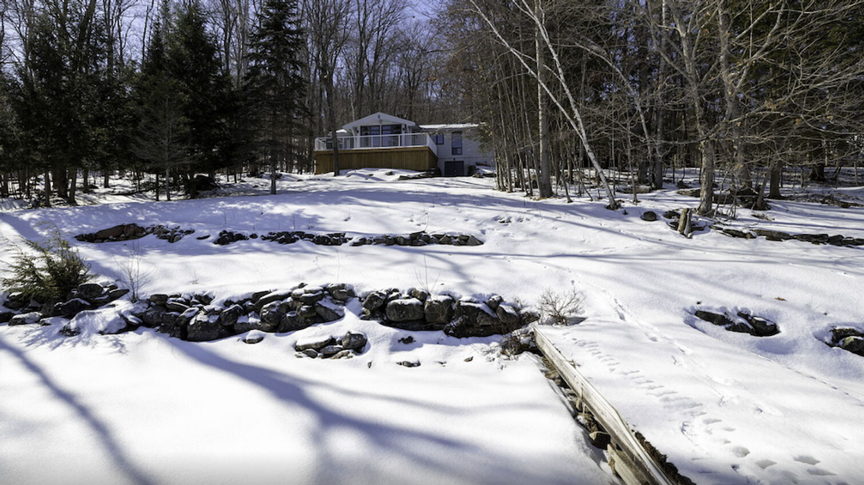 Authentic Cottage Getaway Listed On Lake Of Bays
