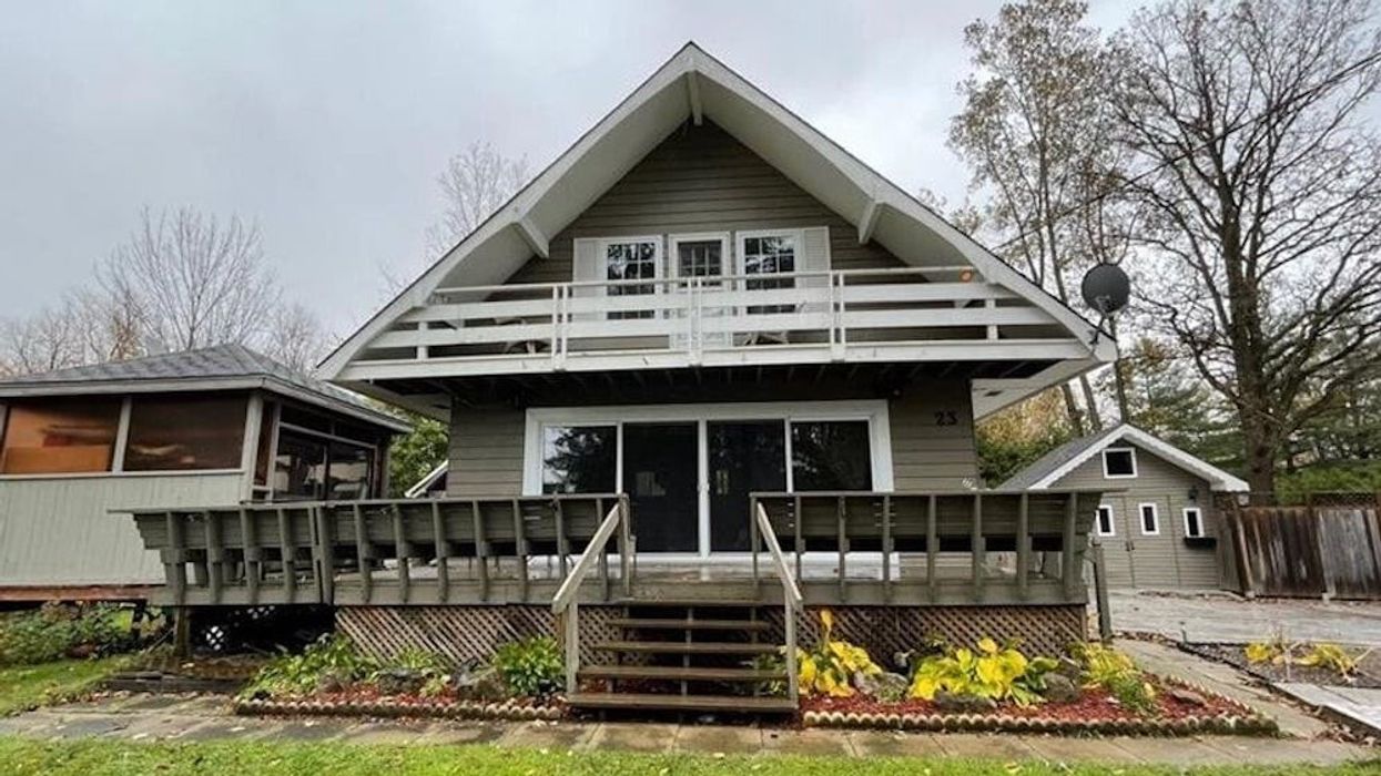 hamilton nudist house for sale