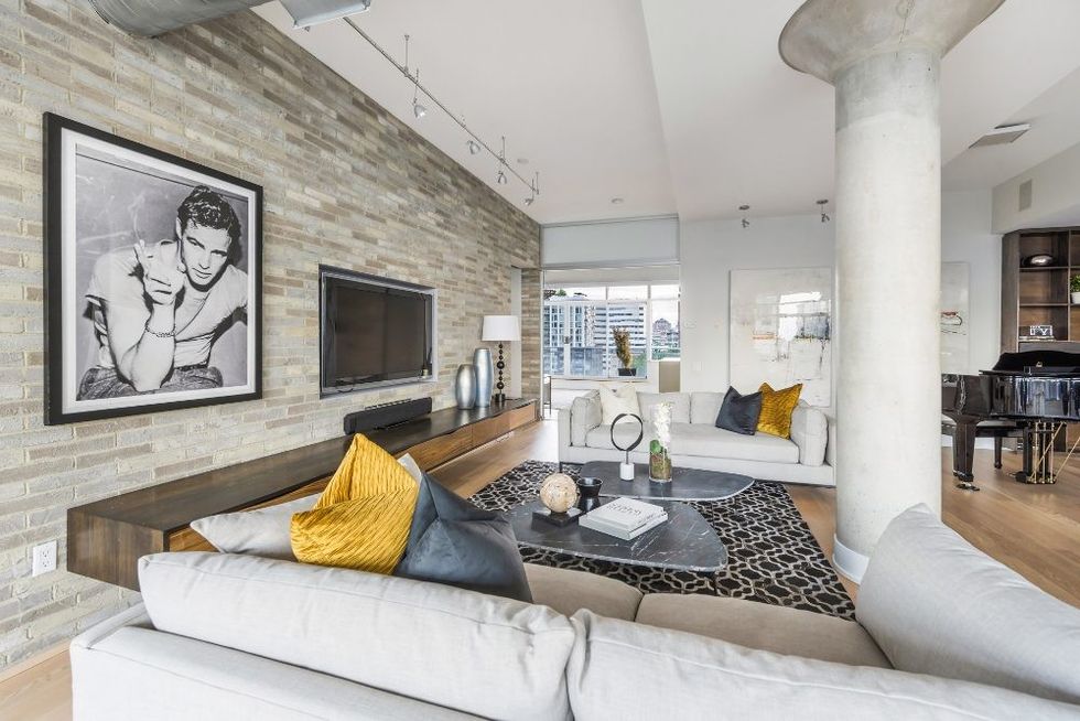 harvey specter's penthouse suits