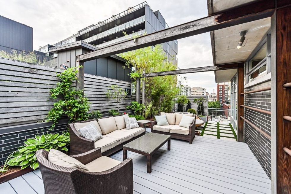 harvey specters penthouse suits