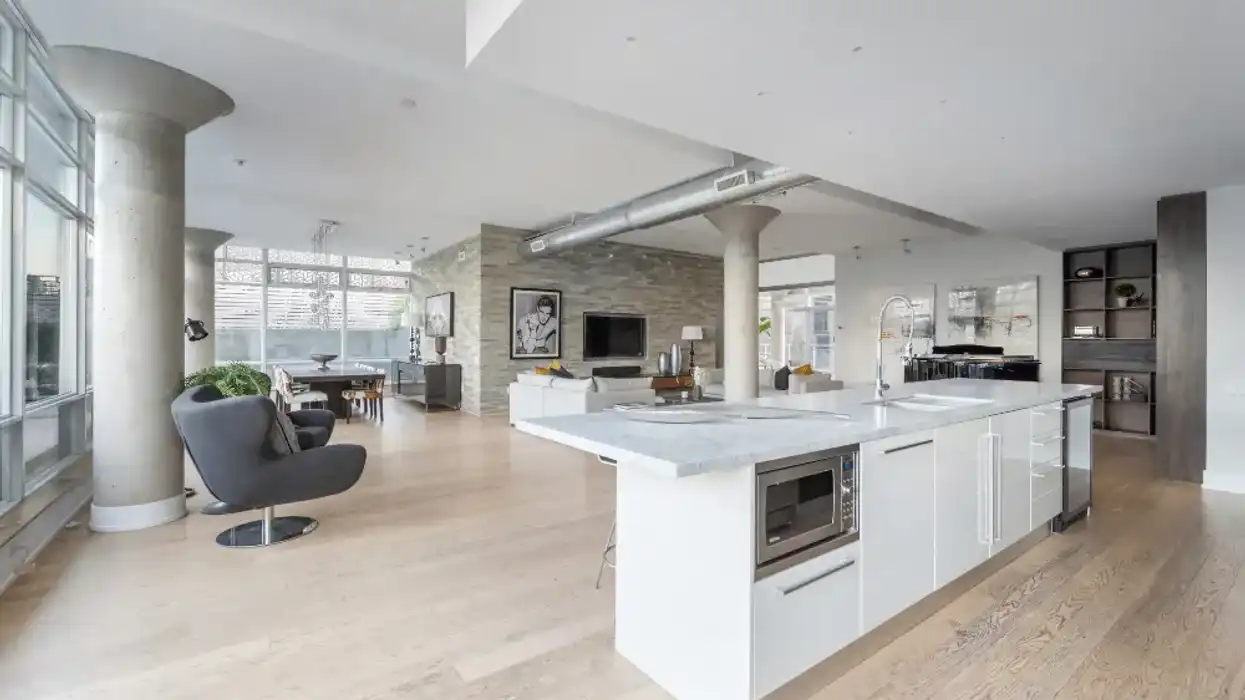 harvey specters penthouse suits