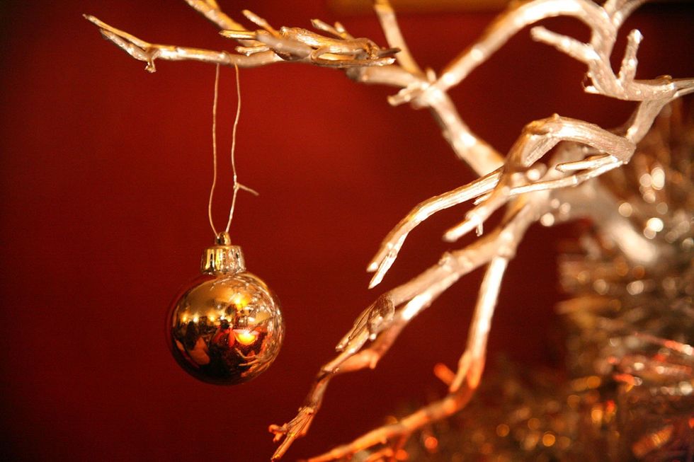 holiday-decor-metallic-accents