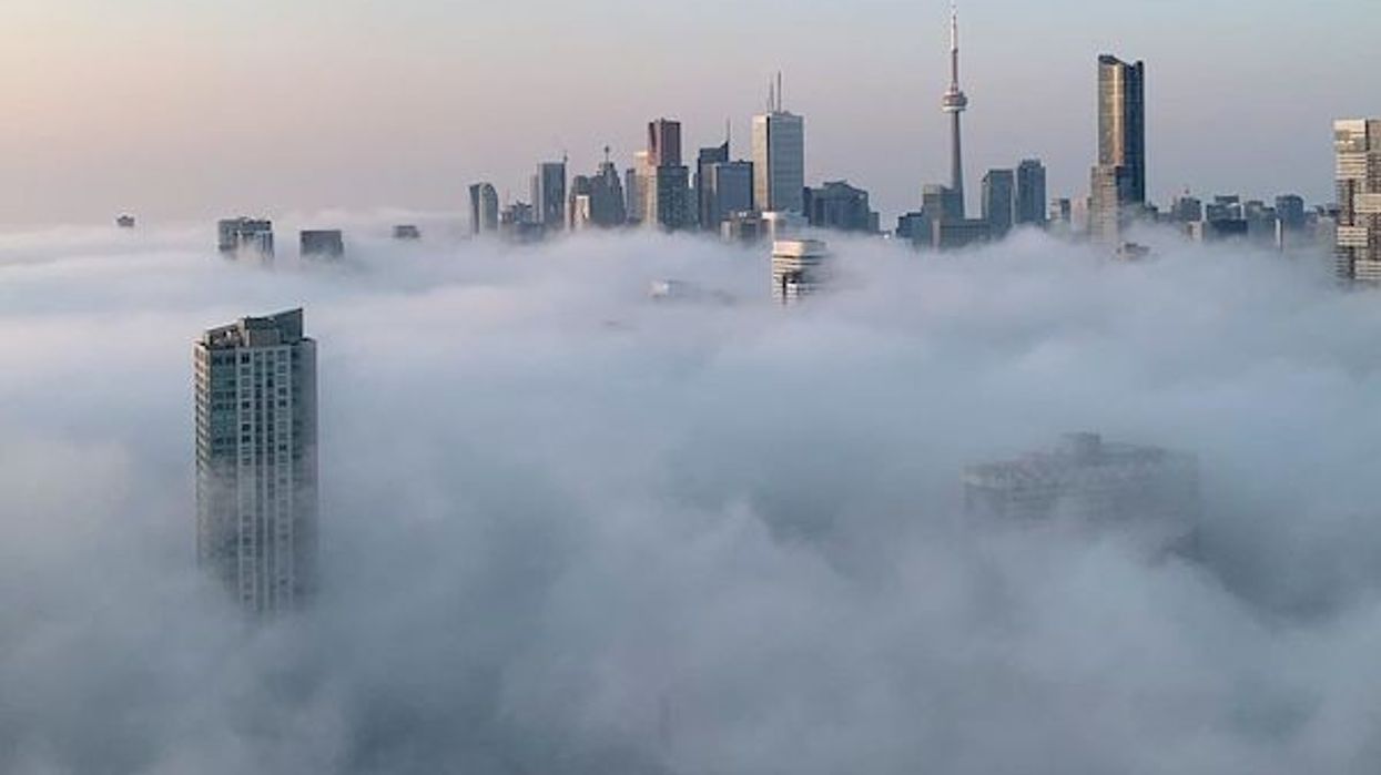 Intense Weekend Fog Makes for Mesmerizing Photos of Toronto Skyline