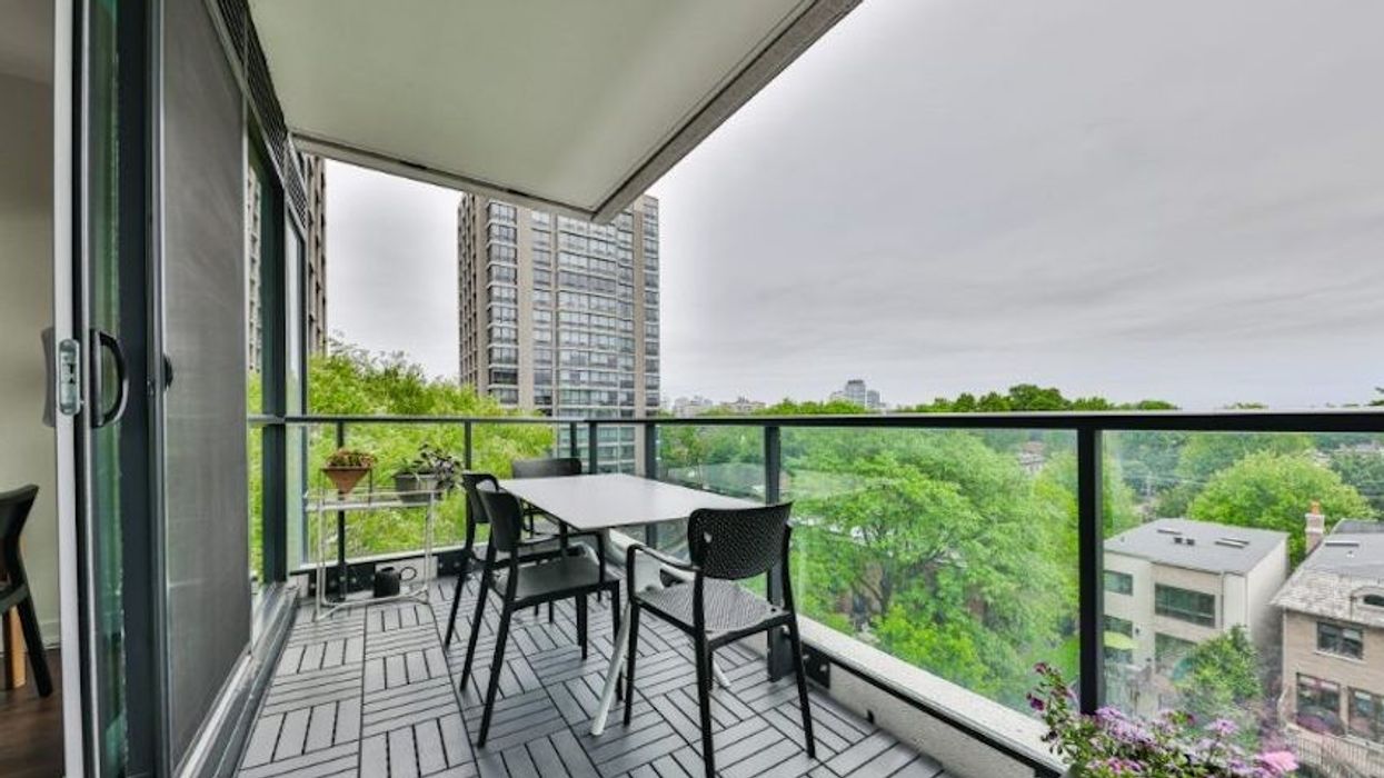 Craving Lush Treetop Views? This Deer Park Darling is Not to Be Missed