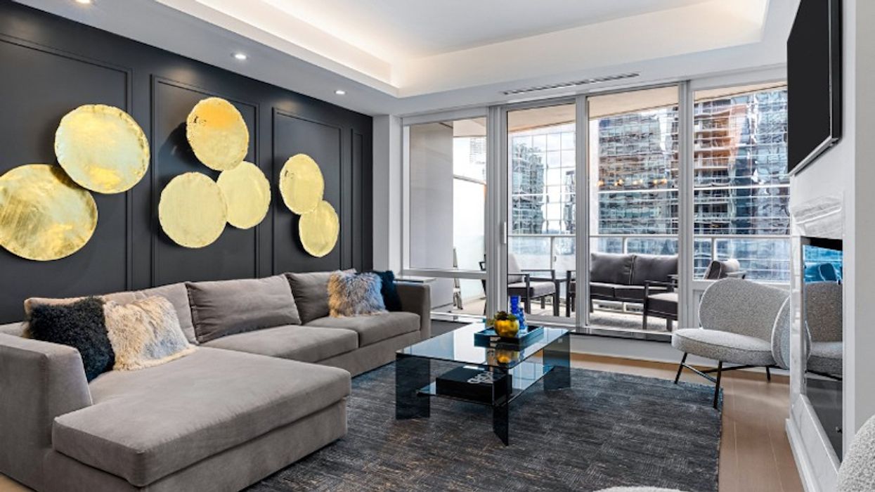 Newly-Listed Suite in the Shangri-La Hotel Serves Chic Opulence