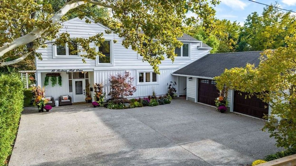 This St. Catharines Home Marries Mid-Century with Farmhouse Style