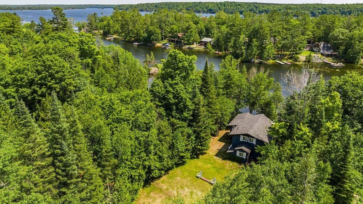 Family Memories Await At This Lakefront Charmer On Buckhorn Lake